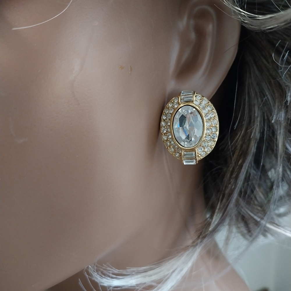 Oscar De La Renta Elegant Gold Crystal Earrings - Picture 7 of 15
